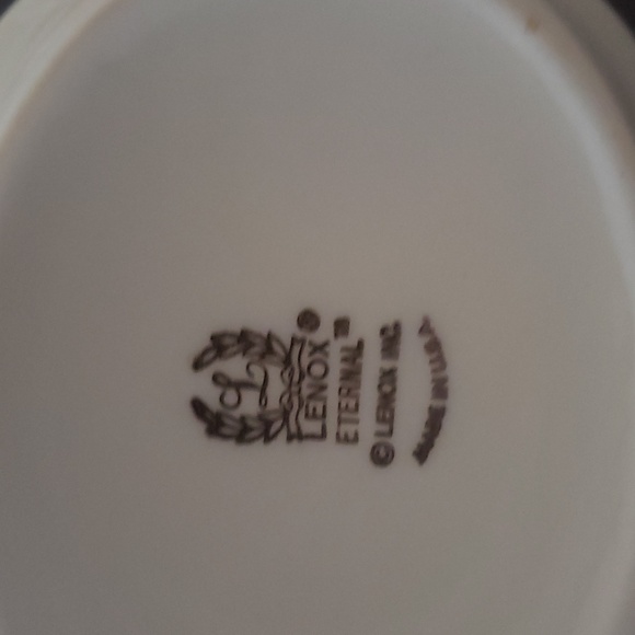 Lenox eternal creamer - Picture 2 of 3